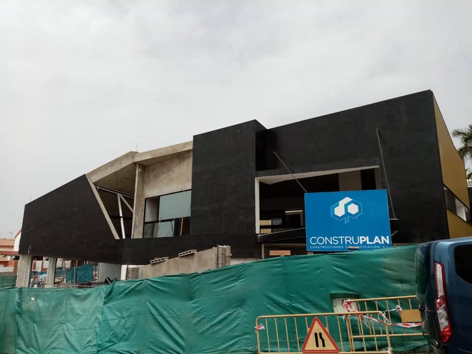 Fase de revestimientos y acabados en vivienda unifamiliar de Bellavista. Gran Canaria