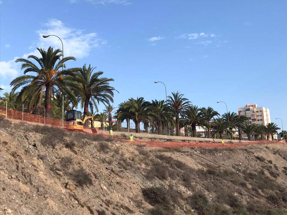 Inicio de obras del proyecto de red de aguas reutilizadas para riego en el tramo de la Feria- Plaza del Pino. Geursa.