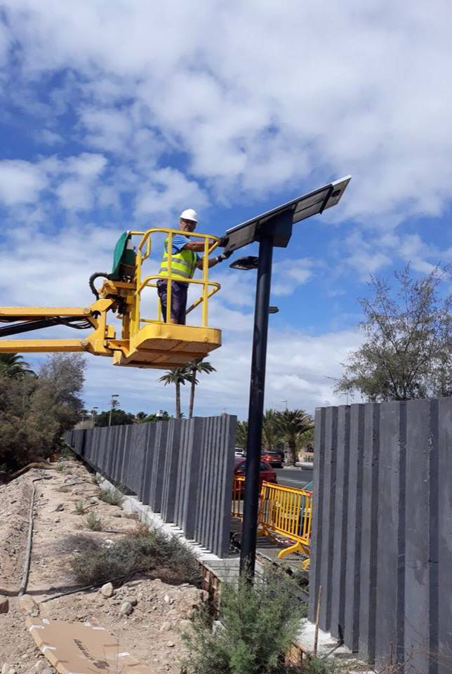 INSTALACIÓN DE ILUMINACIÓN FOTOVOLTAICA EN PARQUE TONY GALLARDO. (TRAGSA). GRAN CANARIA